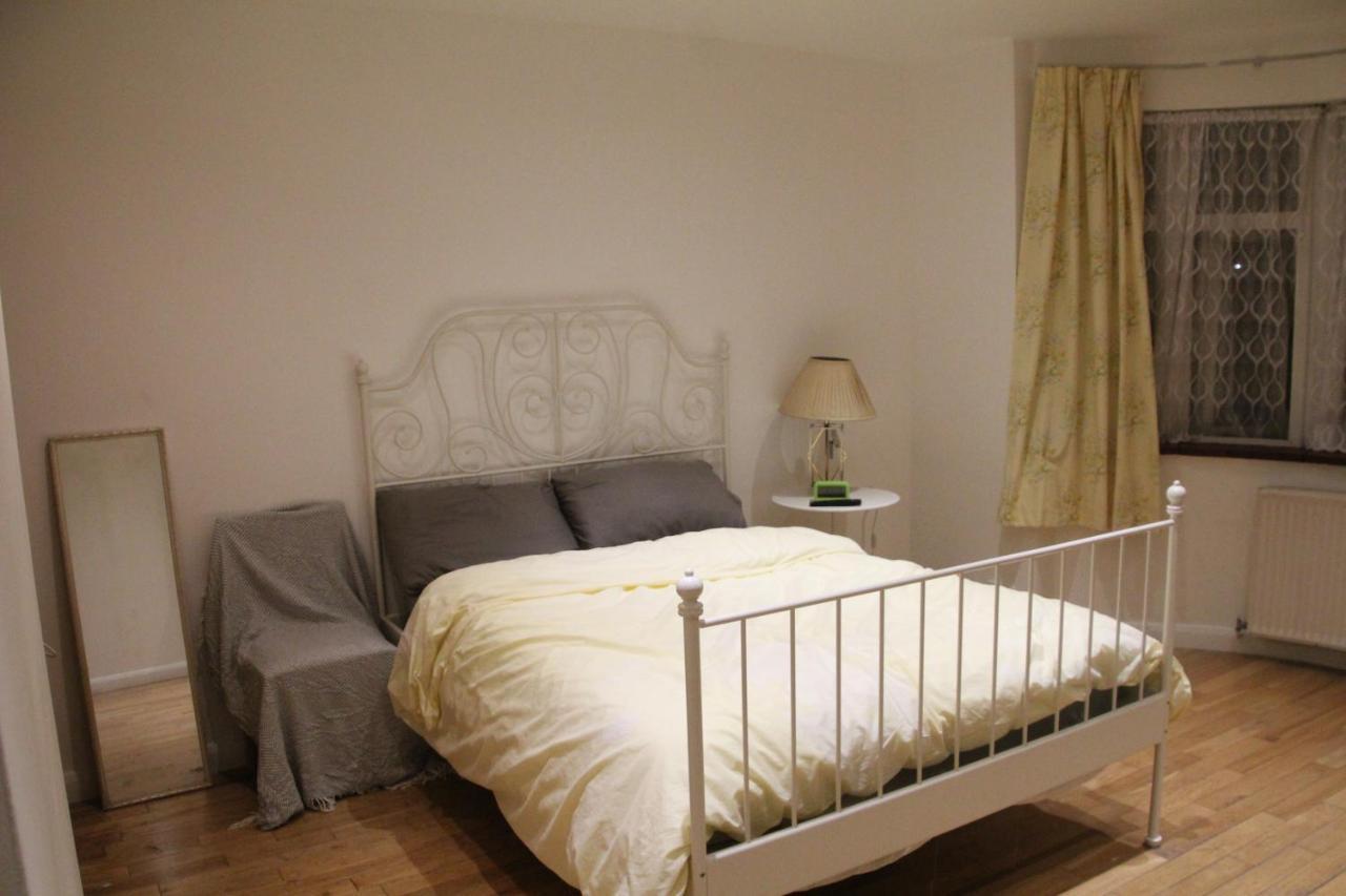 Beautiful Double Bedroom Edgware Exterior photo